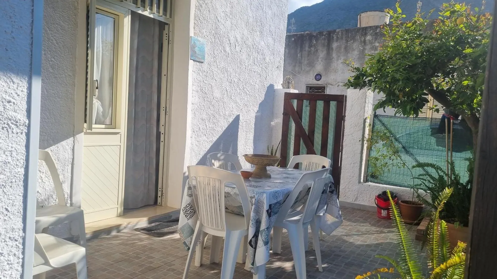 カステッルッツォ Casa Turiddu Makariヴィラ